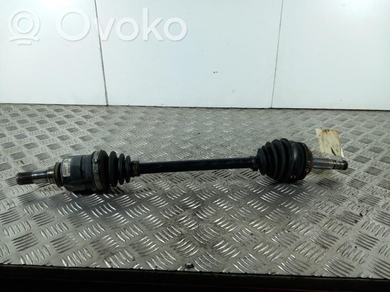 Toyota Yaris Półoś przednia 