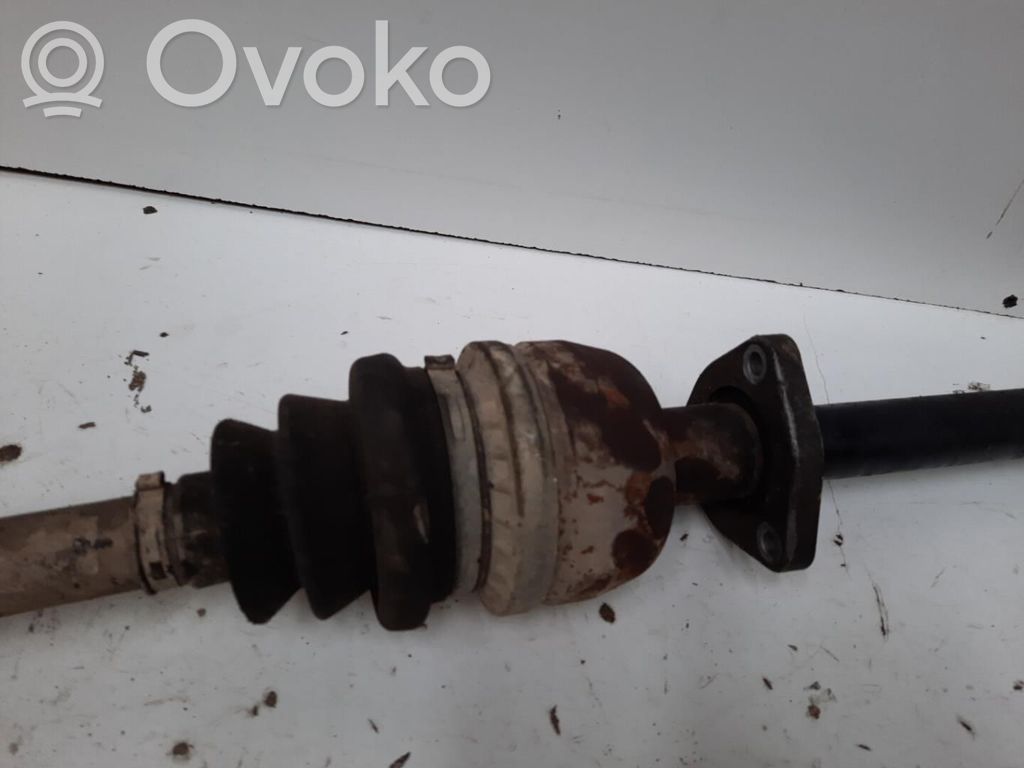 Opel Zafira B Półoś przednia 