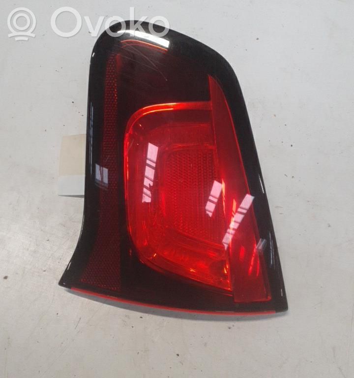 Citroen C3 Aizmugurējais lukturis pārsegā 