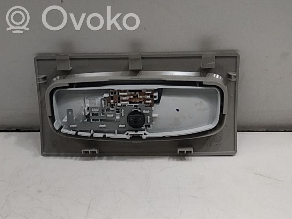 Ford Fiesta Etuistuimen valo 