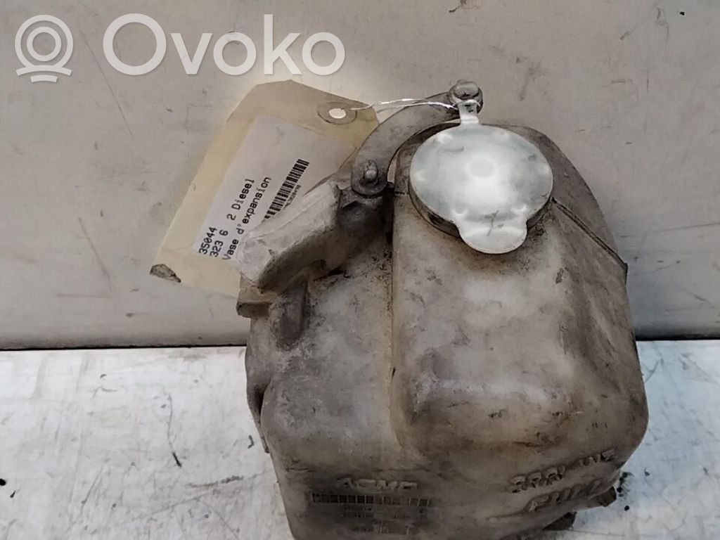 Mazda 323 Aušinimo skysčio išsiplėtimo bakelio dangtelis 