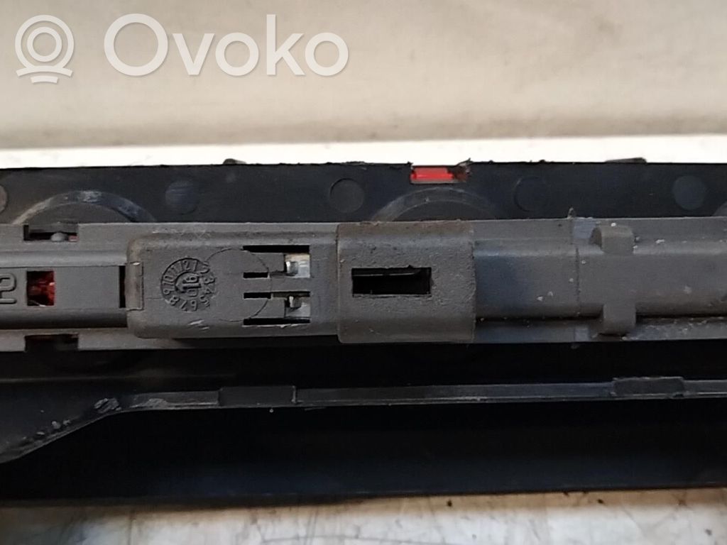 Opel Agila A Third/center stoplight 