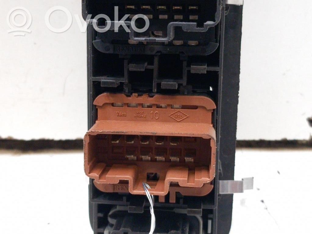 Renault Laguna II Electric window control switch 