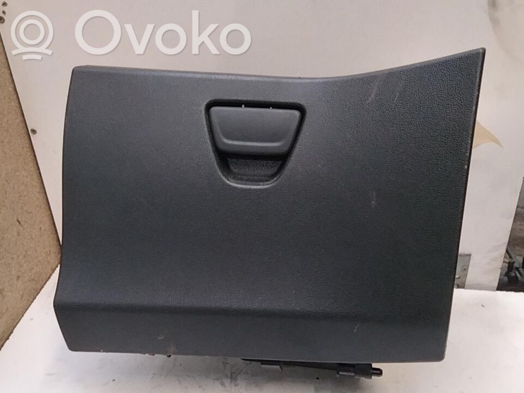 Ford Fiesta Daiktadėžės (bordačioko) komplektas 