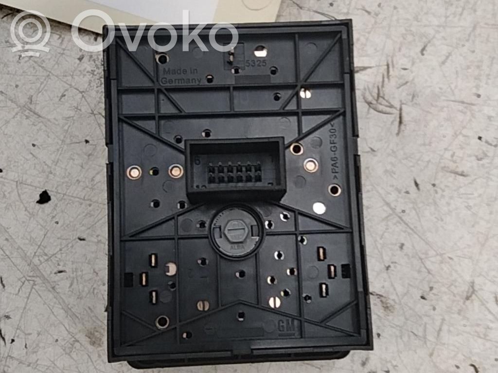 Light switch   9138121