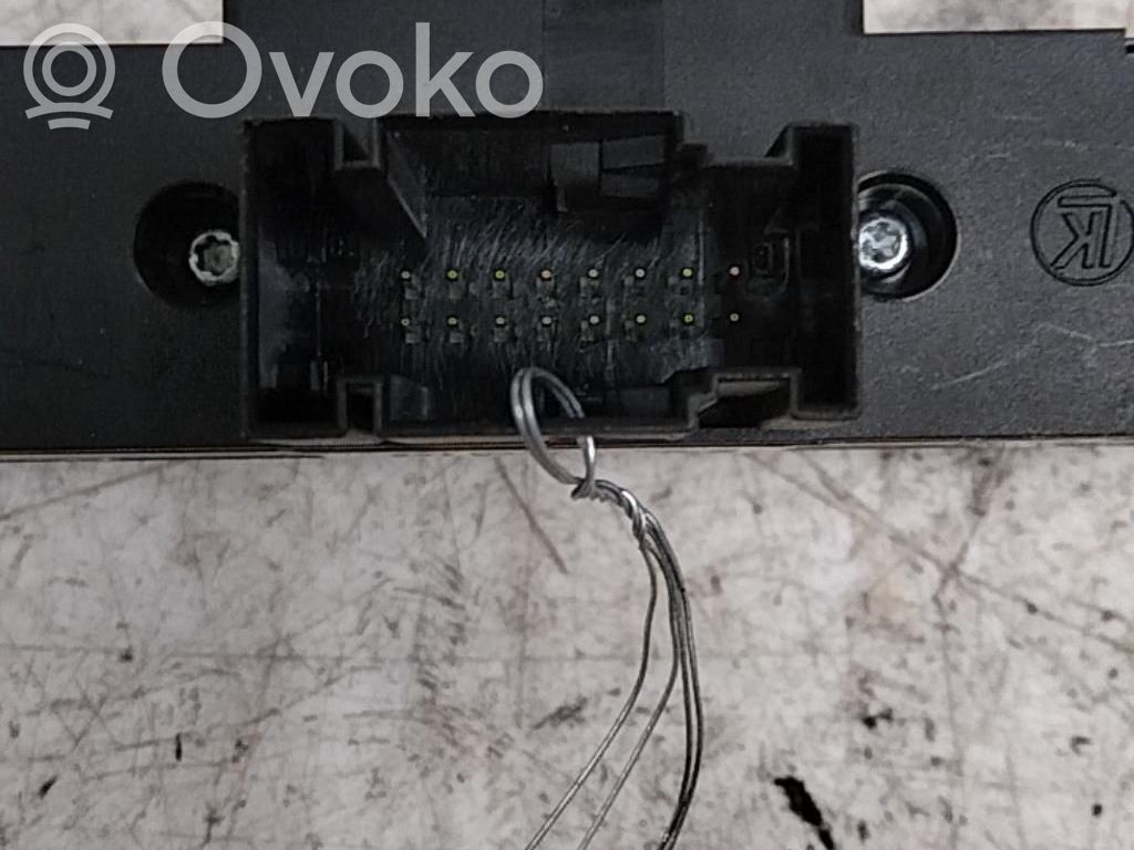 Opel Astra H Hazard light switch 