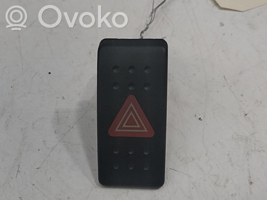 Suzuki SX4 Botón interruptor de luz de peligro 