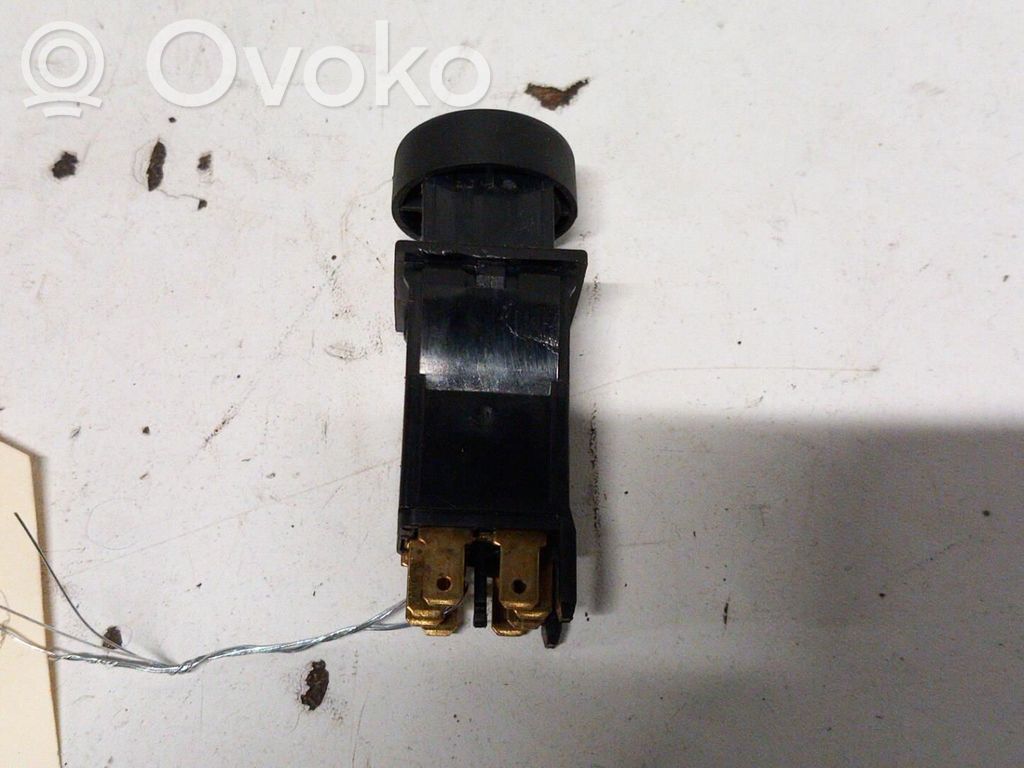 Peugeot 306 Botón interruptor de luz de peligro 