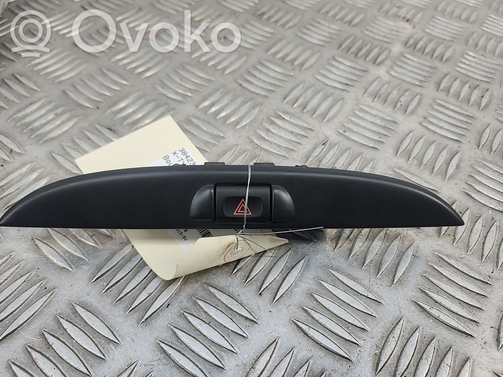 Jaguar X-Type Hazard light switch 