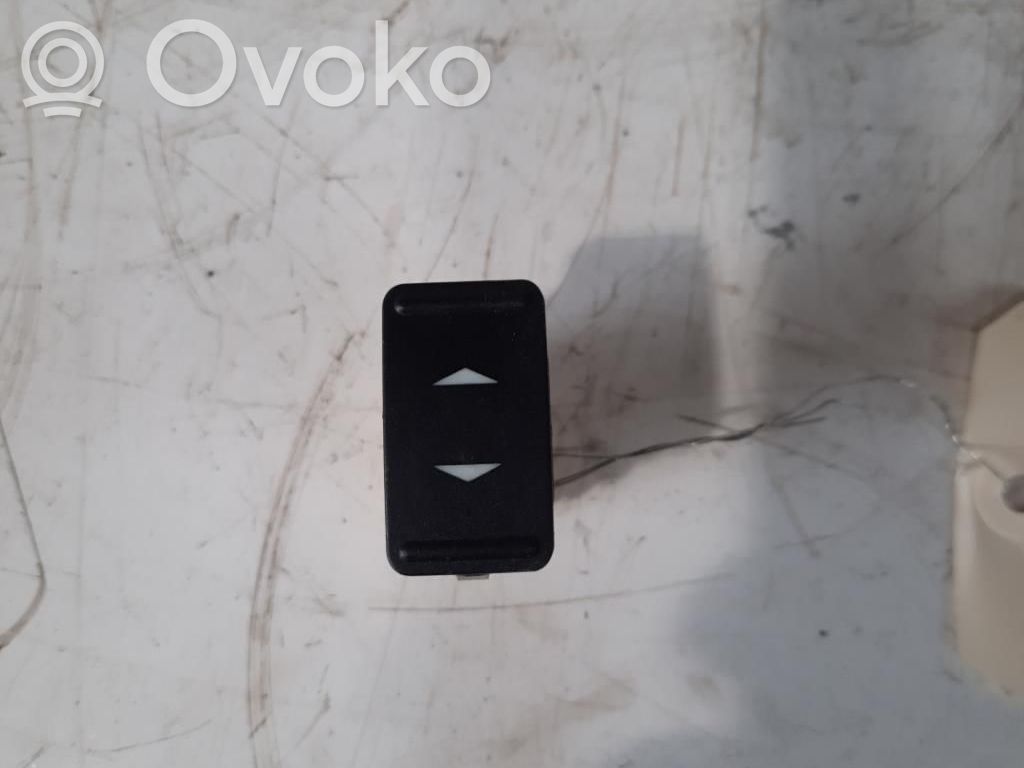 Ford C-MAX I Electric window control switch 