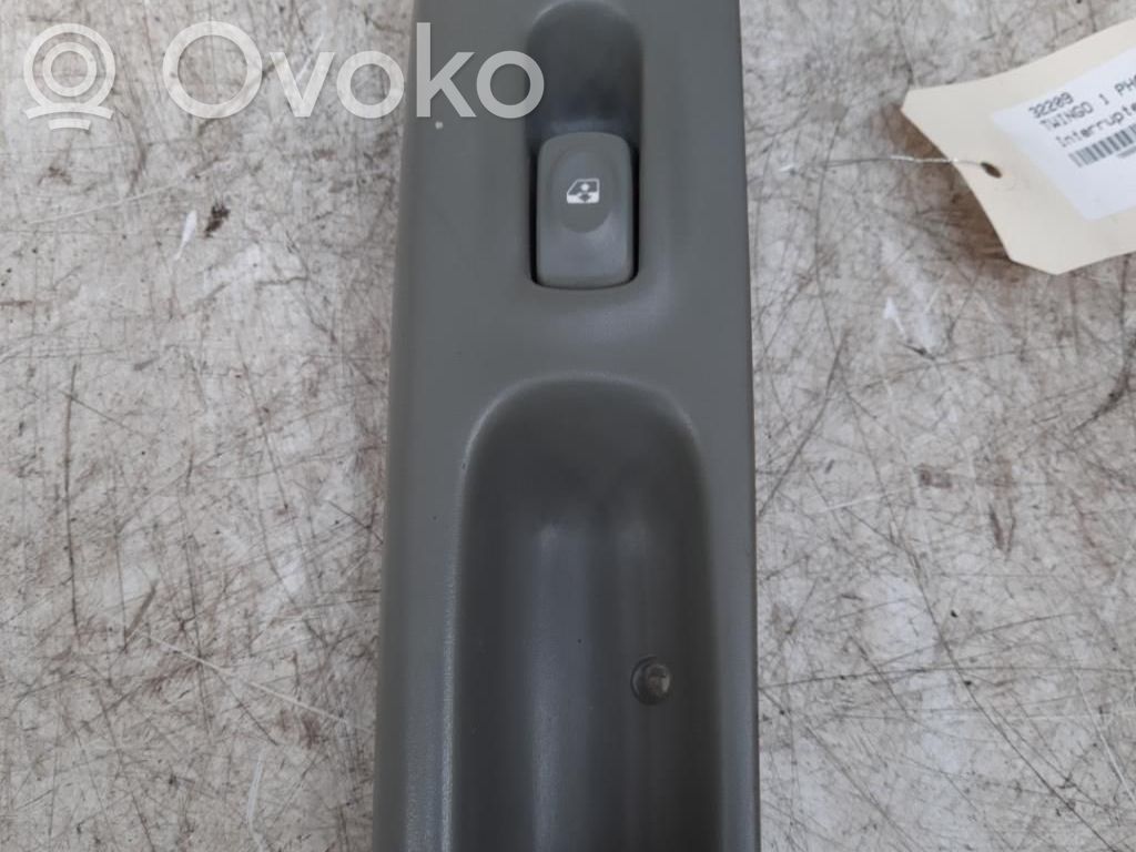 Renault Twingo I Electric window control switch 