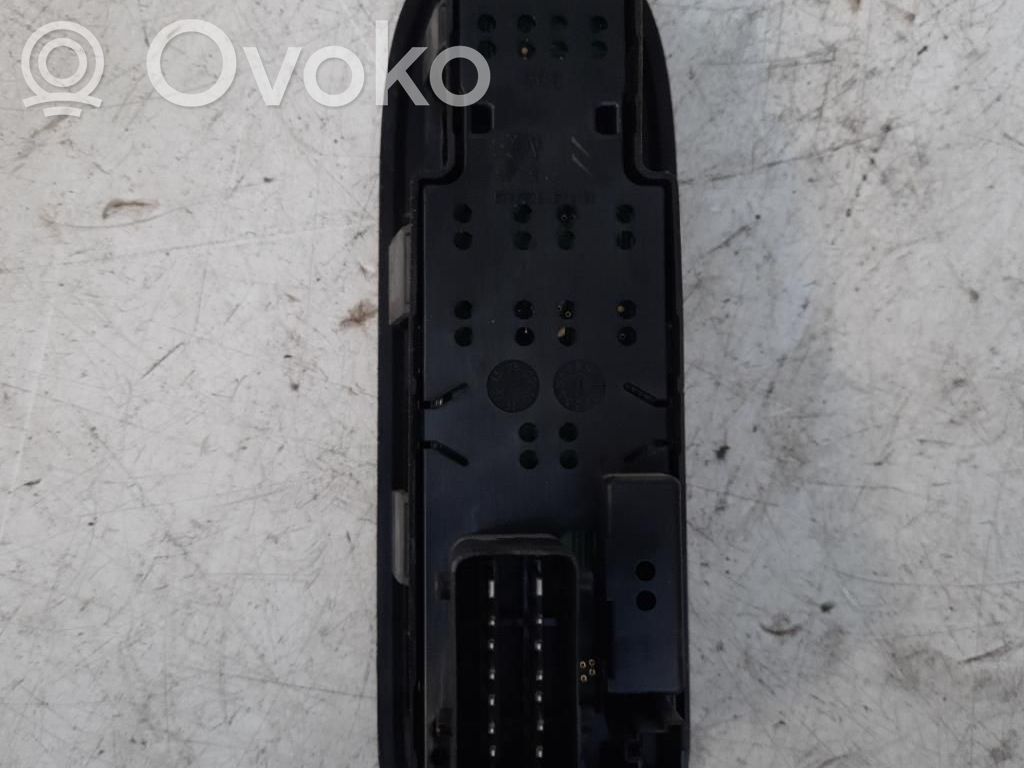 Electric window control switch   98012283XT