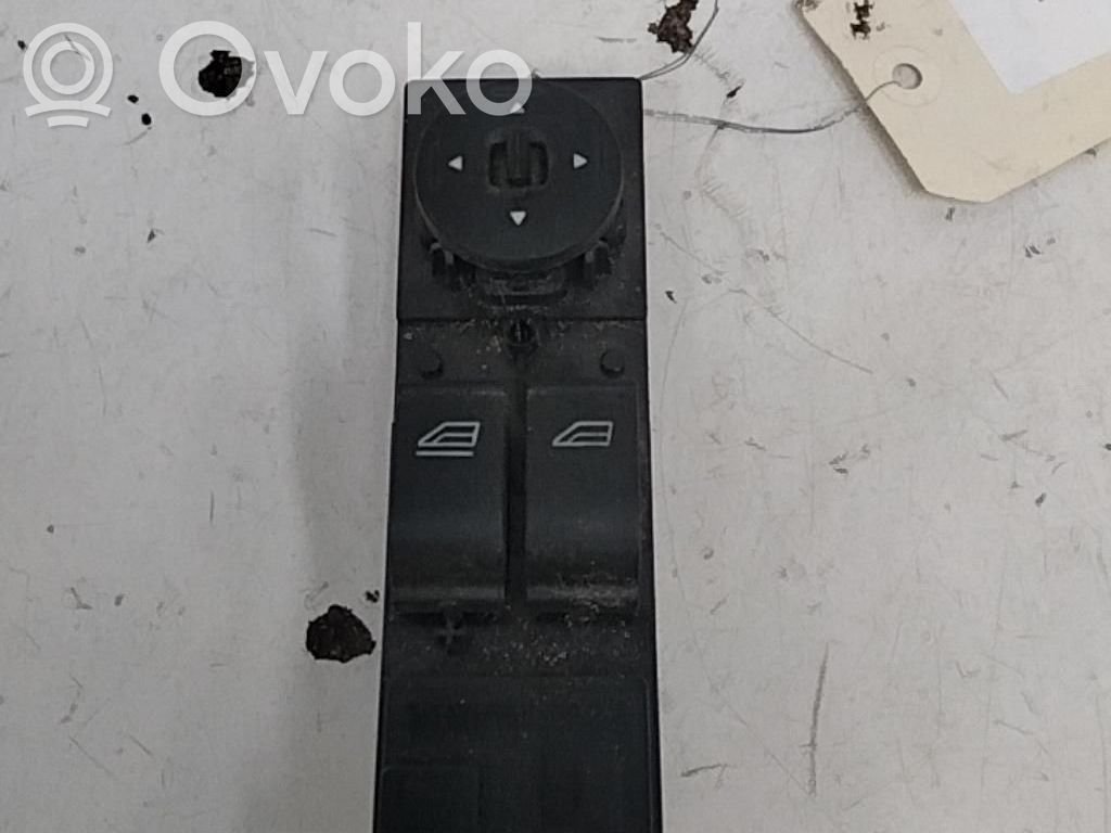 Ford Focus Electric window control switch 