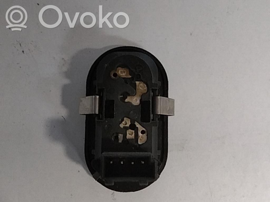 Opel Meriva A Electric window control switch 