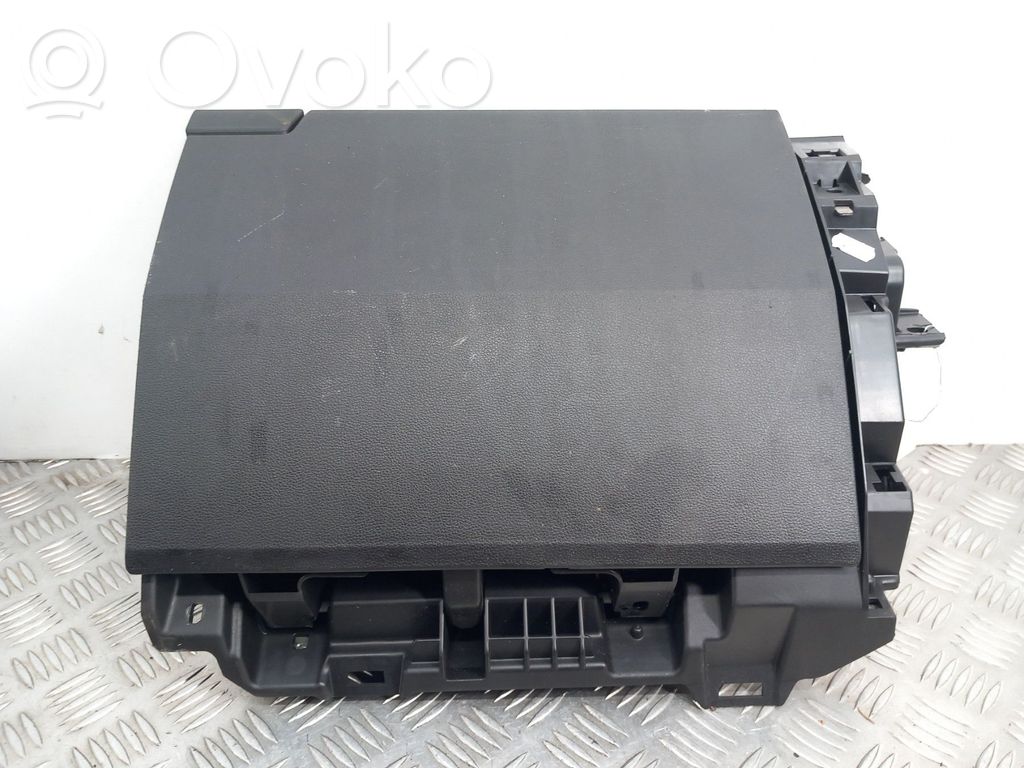 Renault Megane E-Tech Daiktadėžės (bordačioko) komplektas 