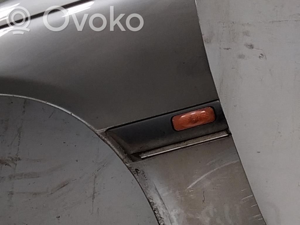 Opel Omega B1 Sparnas 