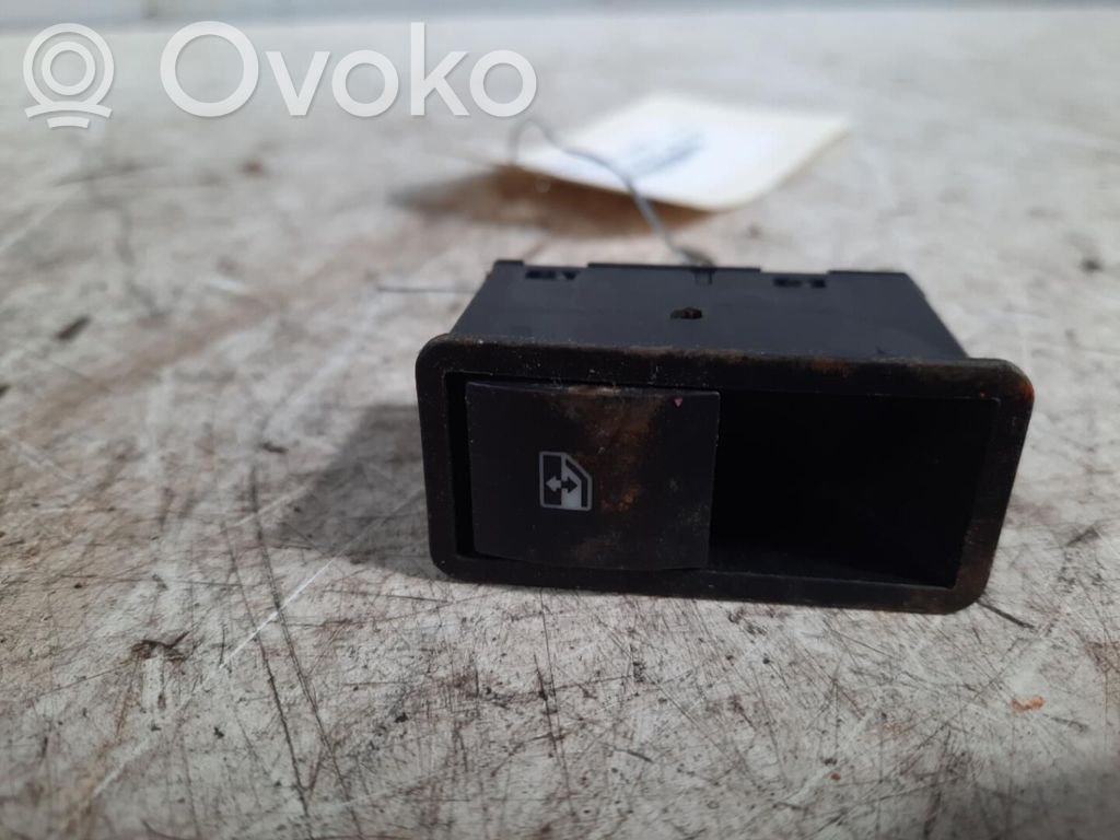 Opel Zafira B Electric window control switch 