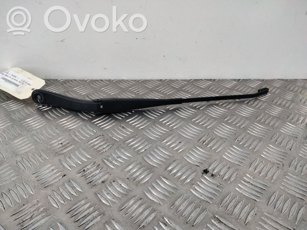 Dacia Duster Front wiper blade arm 