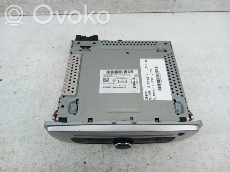 Renault Megane III Panel / Radioodtwarzacz CD/DVD/GPS 