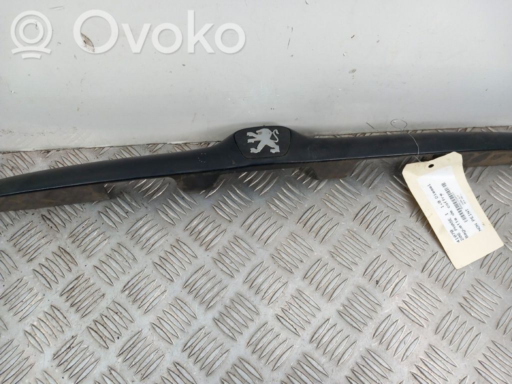 Peugeot 206 Trunk door license plate light bar 