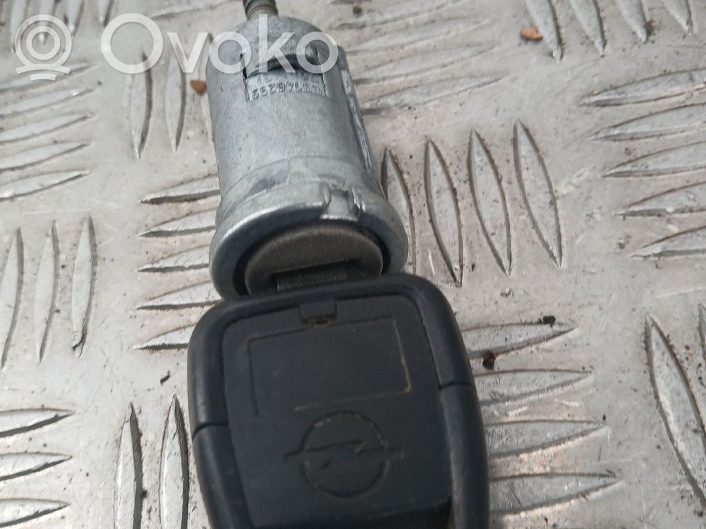 Opel Zafira A Užvedimo spynelė 