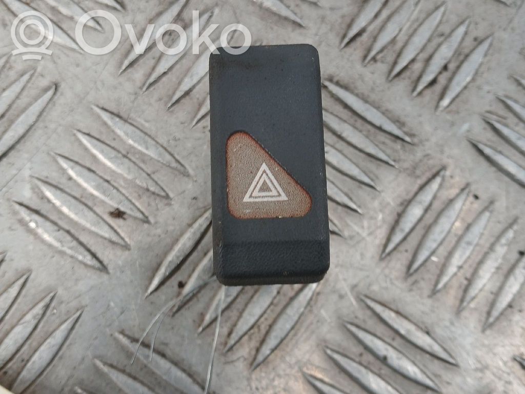 Renault Clio I Hazard light switch 
