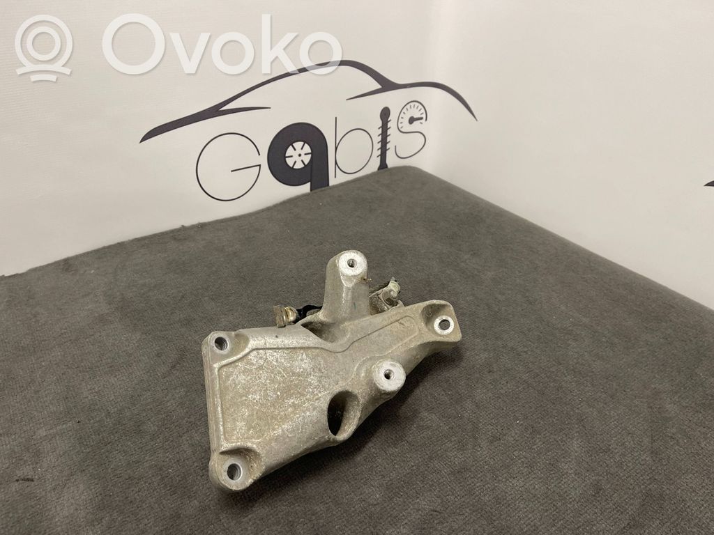 BMW 5 E60 E61 Engine mount bracket 