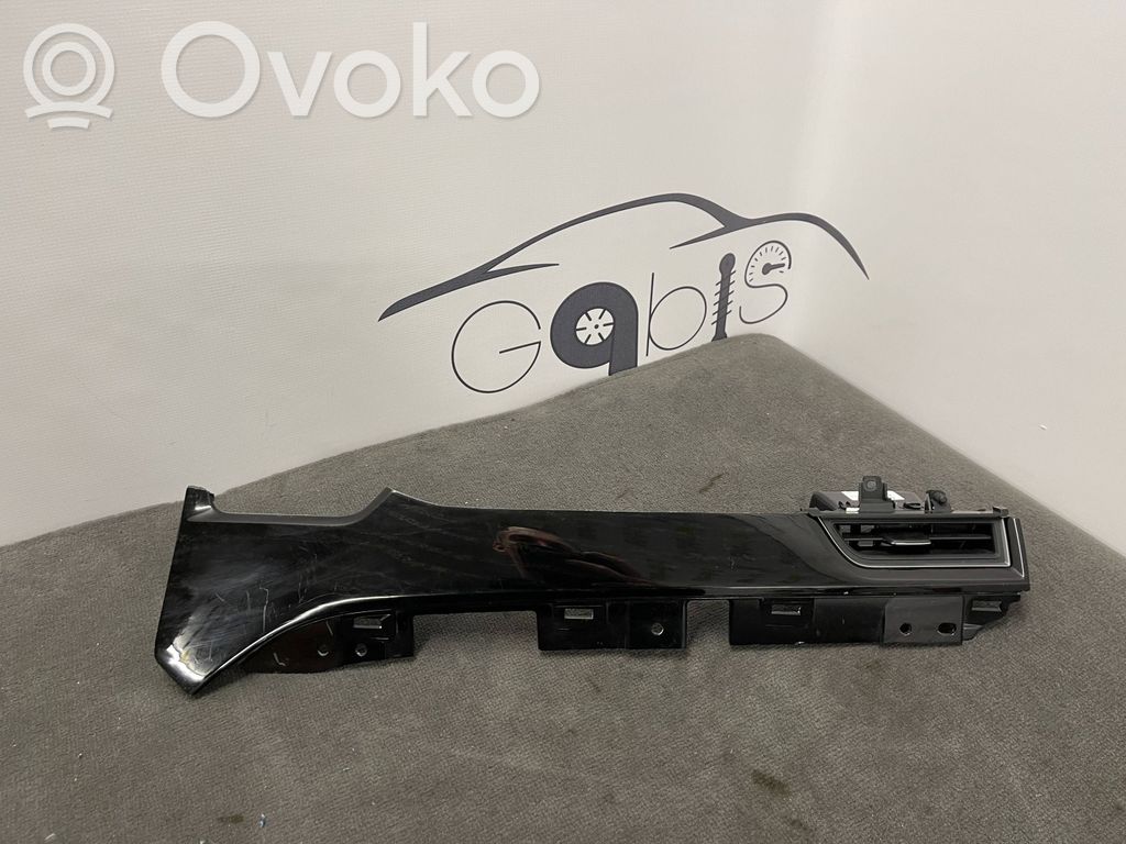 Tesla Model S Dysze / Kratki środkowego nawiewu deski rozdzielczej 
