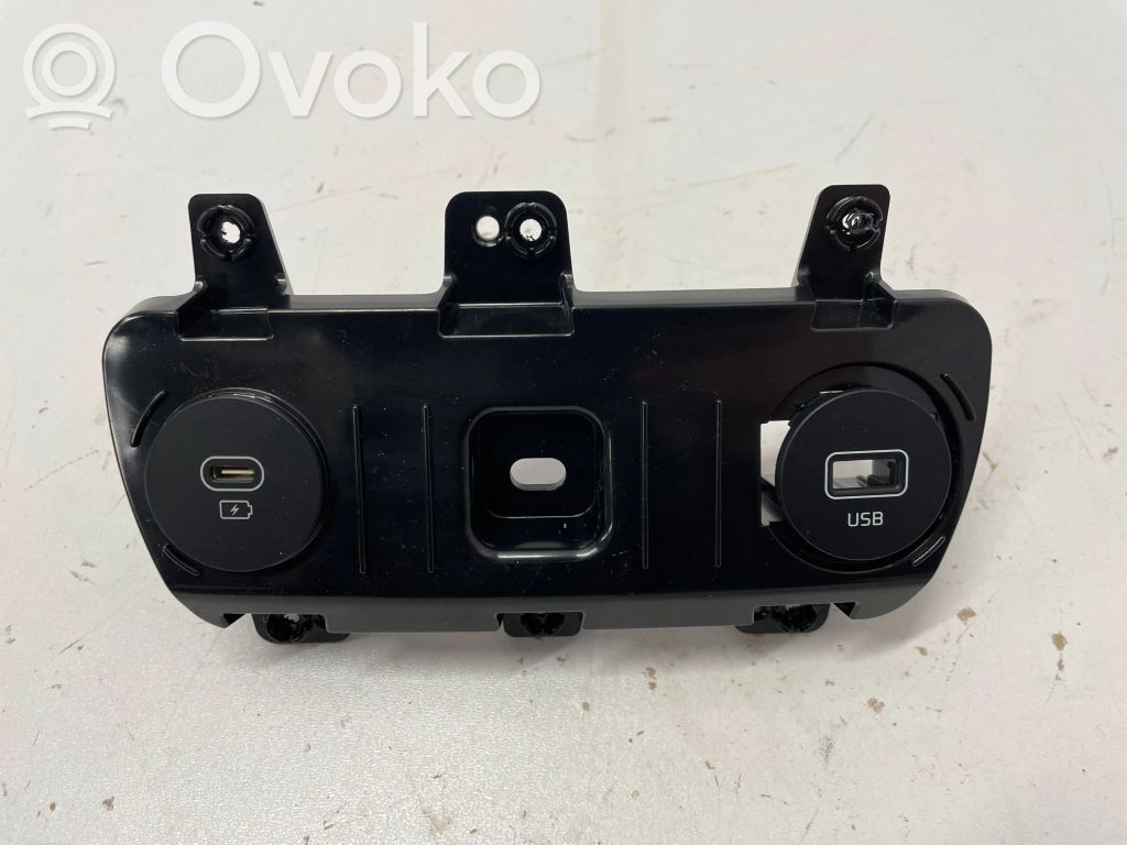 USB socket connector   96123CV910,96123CV910,96125CV000,96125CV000