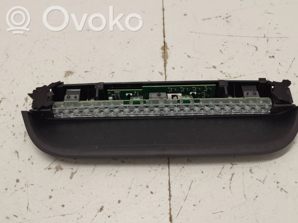 BMW i4 Trzecie światło stop 