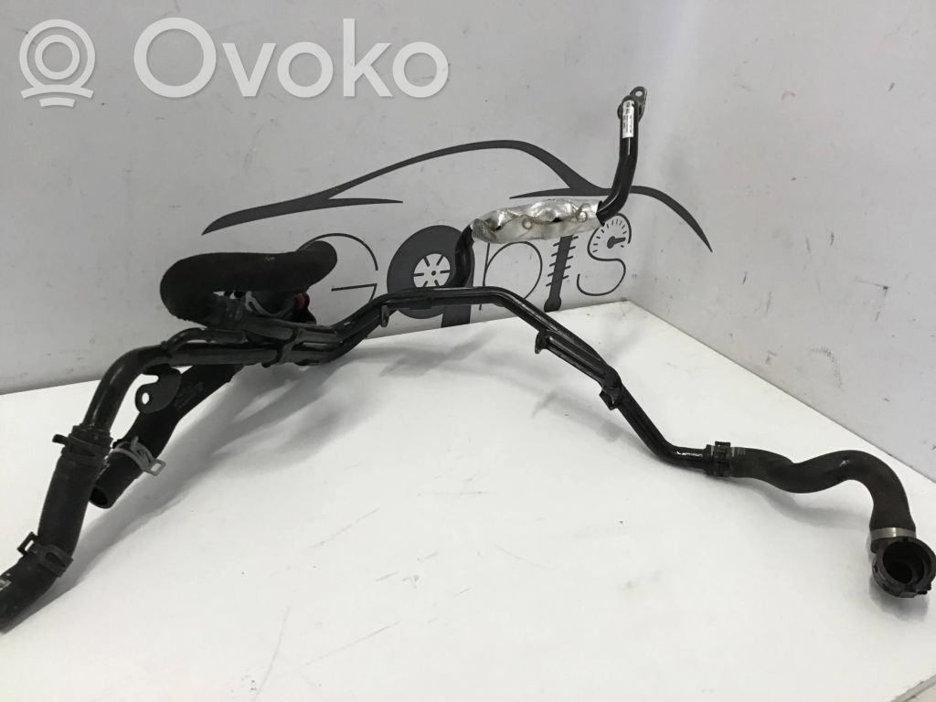 Volkswagen Touareg III Engine coolant pipe/hose 