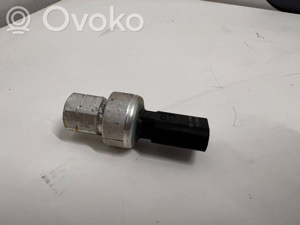 Air conditioning (A/C) pressure sensor   68308727AA