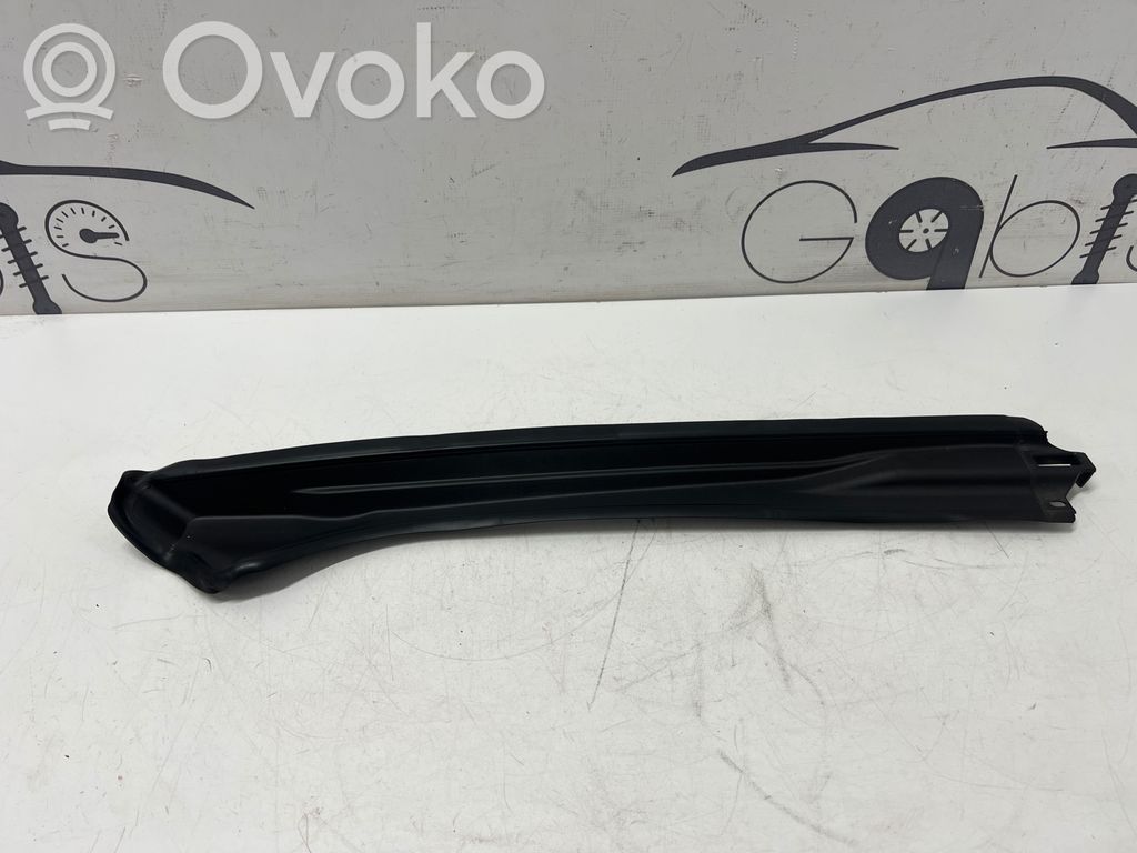 BMW i4 Tailgate trim 