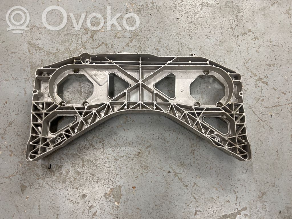Engine mounting bracket   32388370