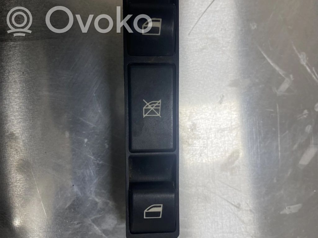 Electric window control switch   8381518