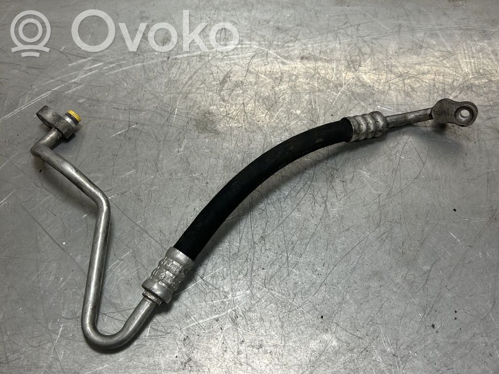 BMW 5 E60 E61 Ilmastointilaitteen putki (A/C) 