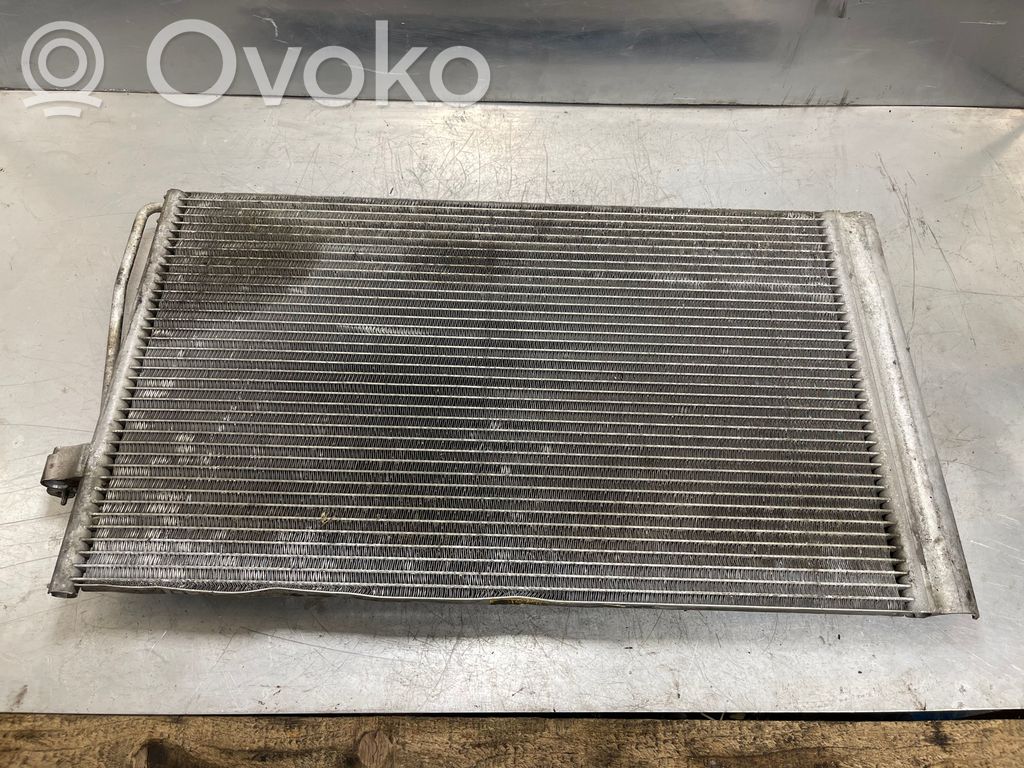 BMW 5 E60 E61 Ilmastointilaitteen sisälauhdutin (A/C) 