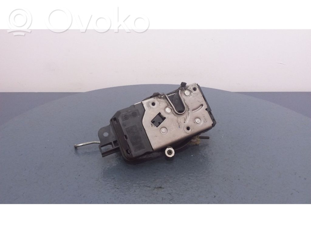 Opel Zafira B Etuoven lukko 