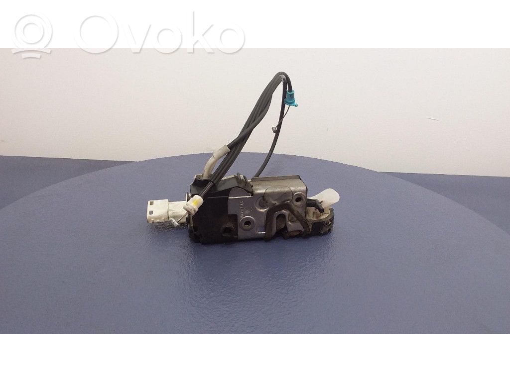 Peugeot 407 Zamek drzwi przednich 