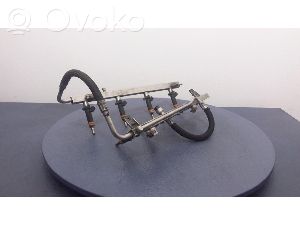 BMW 7 E65 E66 Rampă alimentare injectoare 