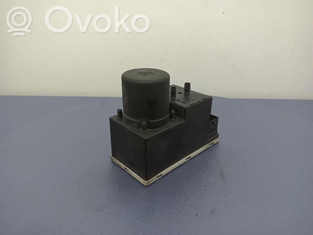 Audi A3 S3 8L Central locking vacuum pump 