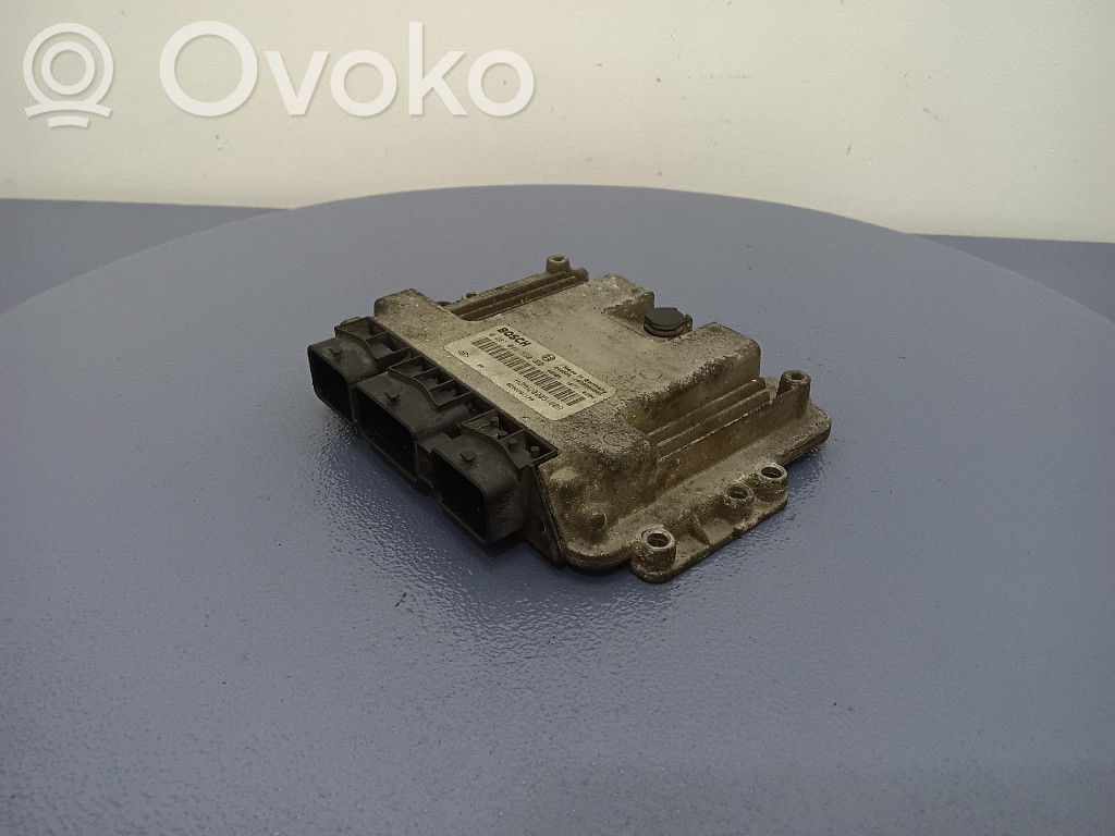 Renault Trafic II (X83) Motorsteuergerät ECU 