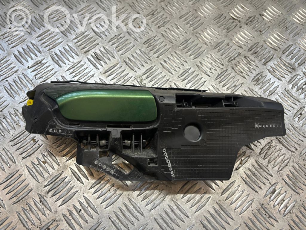 Audi RS6 C8 Soporte del parachoques delantero 