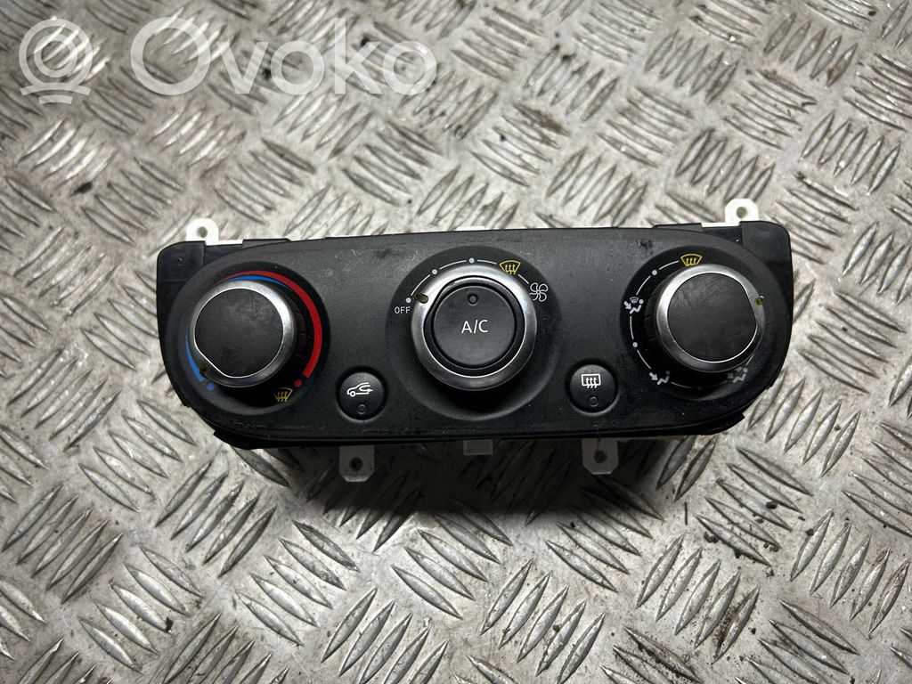 Renault Clio IV Climate control unit 