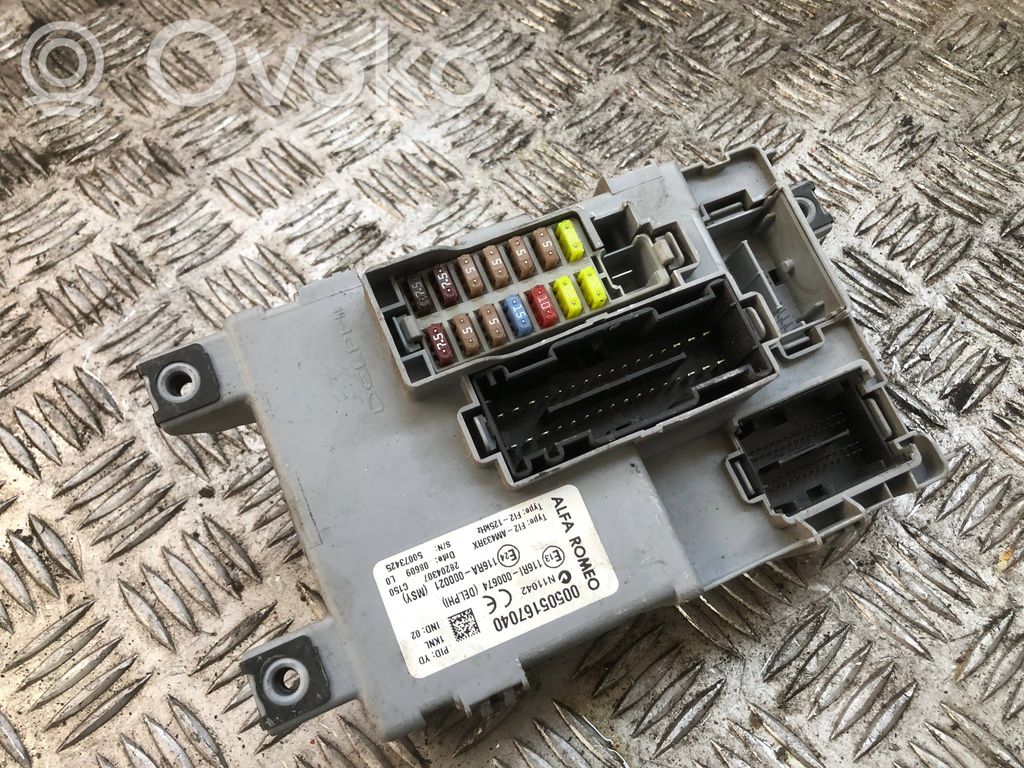Alfa Romeo Mito Juego de caja de fusibles 