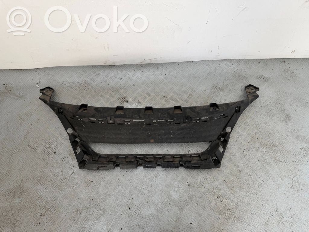 Peugeot 5008 II Maskownica / Grill / Atrapa górna chłodnicy 