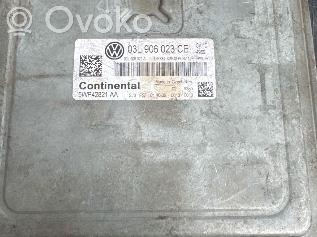 Volkswagen PASSAT B6 Engine control unit/module 
