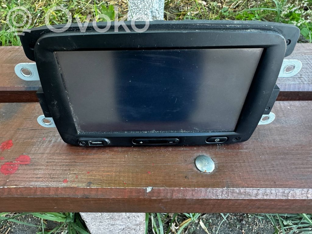 Panel / Radioodtwarzacz CD/DVD/GPS   281150198R,502495631,276660,LAN5200WR1