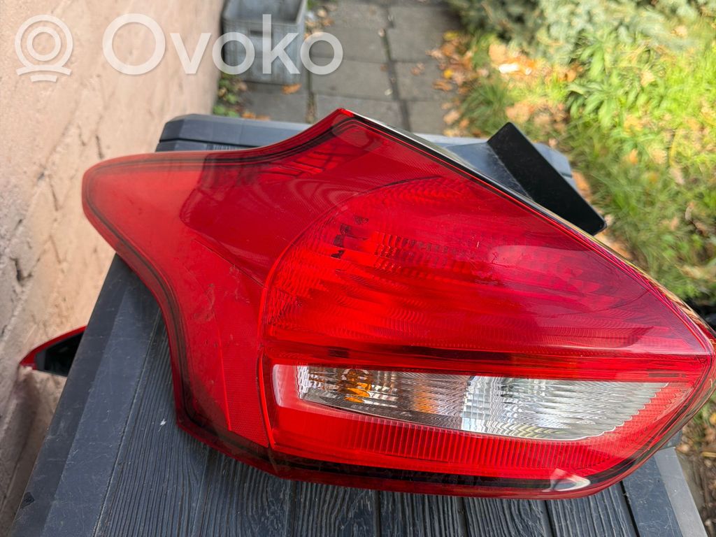 Ford Focus ST Galinis žibintas kėbule 