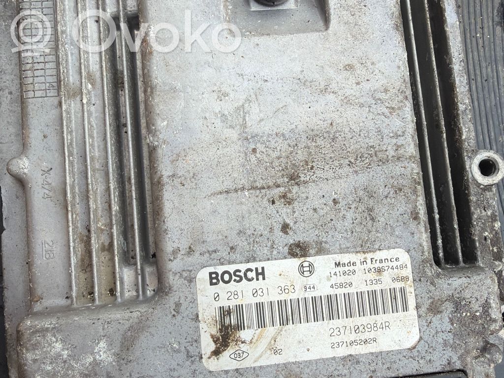 Renault Trafic II (X83) Engine control unit/module 